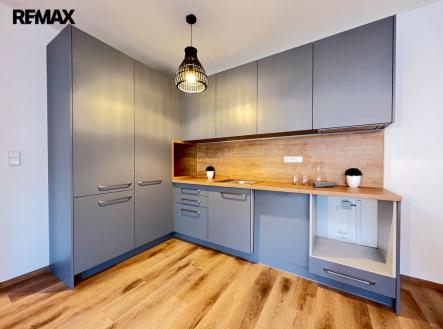 Pronájem bytu, 4+kk, 83 m²