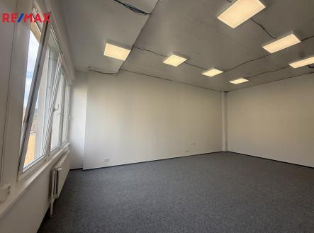 Pronájem kanceláře, 48 m²