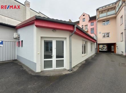 Pronájem obchodní prostor, 84 m²