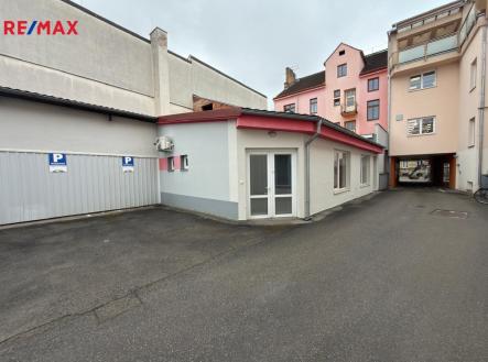 Pronájem obchodní prostor, 84 m²