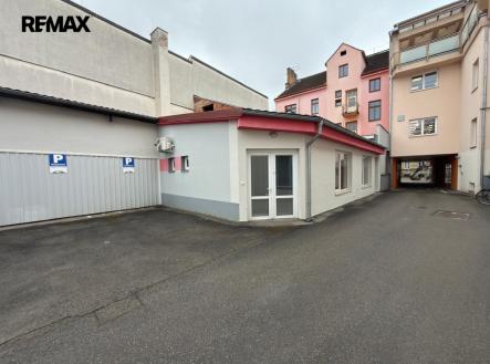 Pronájem obchodní prostory, 84 m²
