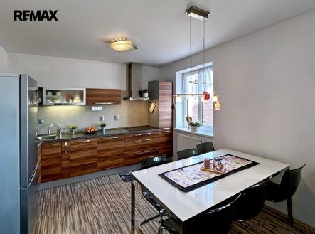 Pronájem bytu, 3+kk, 90 m²