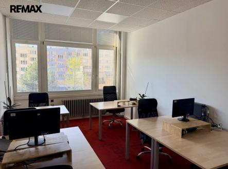 Pronájem kanceláře, 85 m²