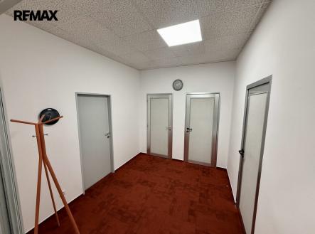 Pronájem kanceláře, 85 m²