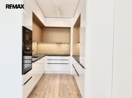Pronájem bytu, 2+kk, 64 m²