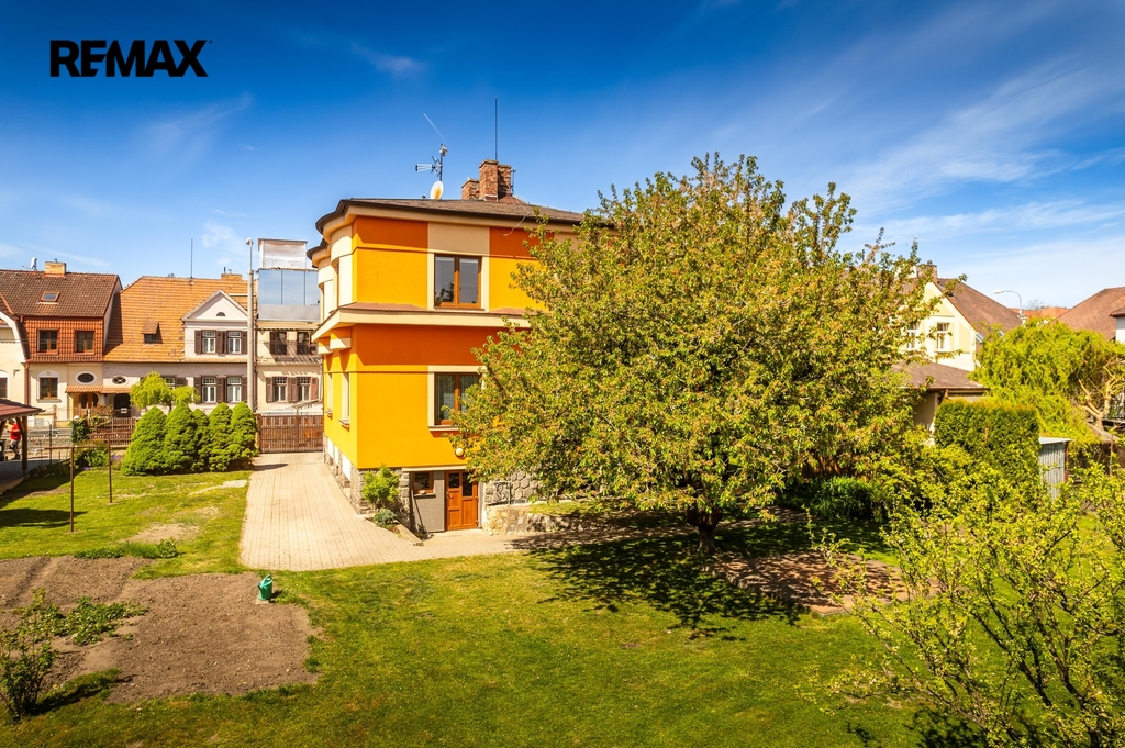 26-04-28-cb-bozeny-nemcove-pozemek-foto-24.jpg