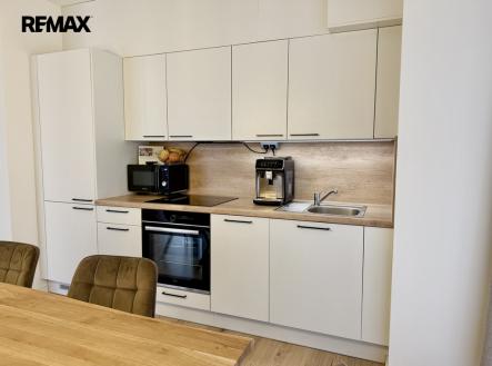 Pronájem bytu, 2+kk, 97 m²