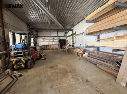 Pronájem výrobní prostory, 300 m²