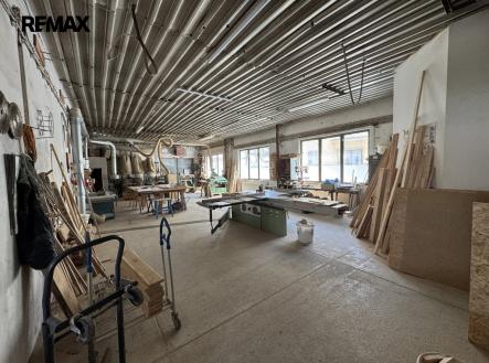 Pronájem výrobní prostory, 300 m²