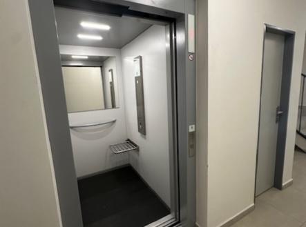 Pronájem bytu, 2+kk, 90 m²
