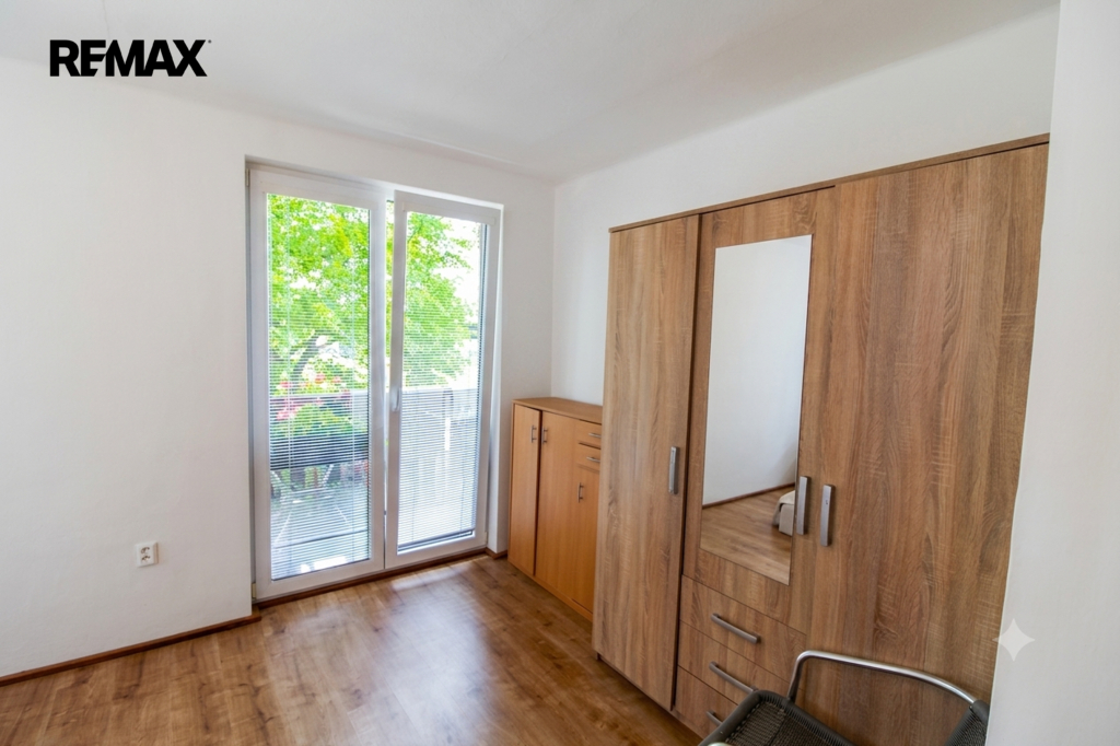 vstup z ložnice na balkon
