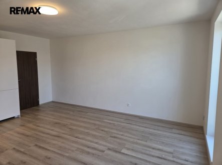 Pronájem bytu, 1+kk, 37 m²