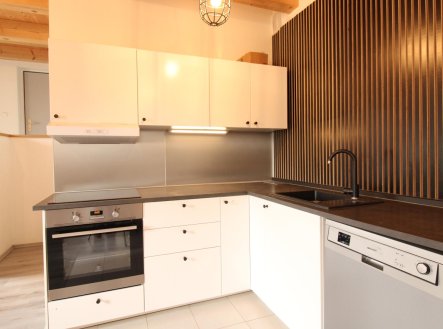 Pronájem bytu, 4+kk, 93 m²