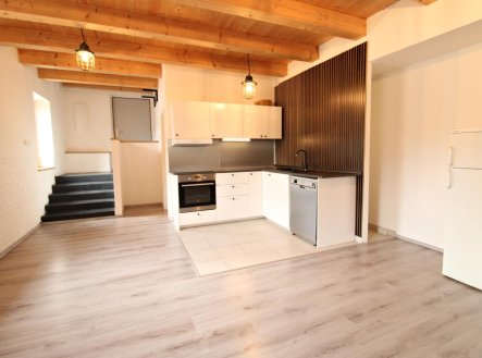 Pronájem bytu, 4+kk, 93 m²