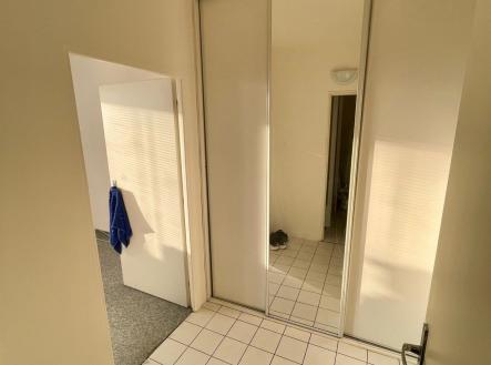 Pronájem bytu, 1+kk, 35 m²