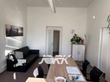 Pronájem - kanceláře, 99 m²