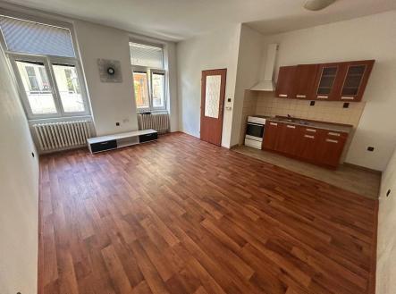 Pronájem bytu, 1+kk, 35 m²