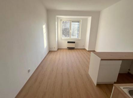 Pronájem bytu, 1+kk, 30 m²