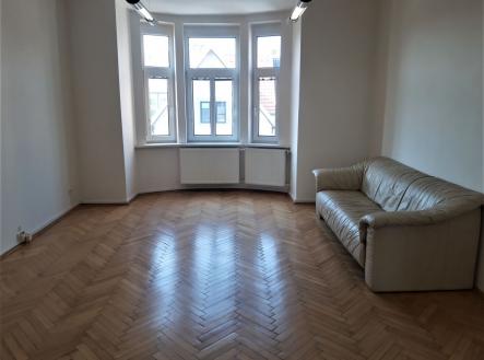 Pronájem kanceláře, 137 m²