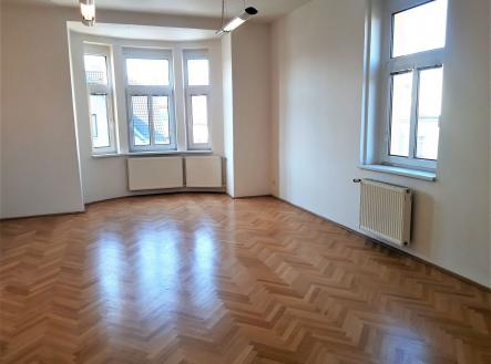 Pronájem kanceláře, 137 m²