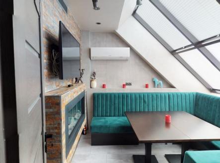 Prodej - restaurace, 145 m²