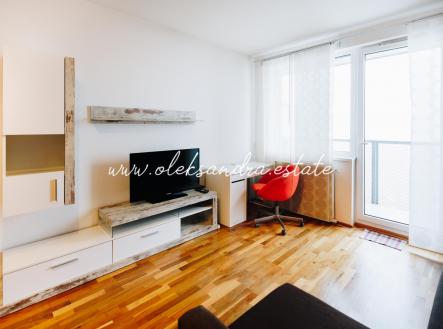 Pronájem bytu, 1+kk, 32 m²