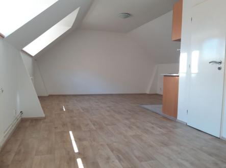 Pronájem bytu, 1+kk, 33 m²