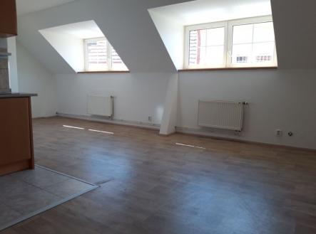 Pronájem bytu, 1+kk, 33 m²