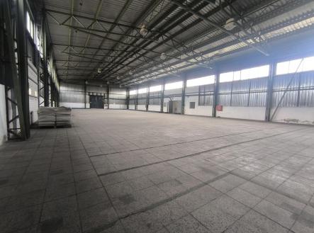 Pronájem komerčního objektu, průmyslový areál, 1 500 m²