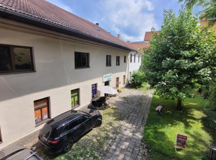 Prodej - nájemní dům, 994 m²
