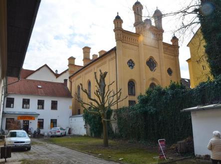 Prodej - nájemní dům, 994 m²