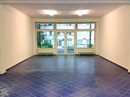 Pronájem - obchodní prostor, 74 m²