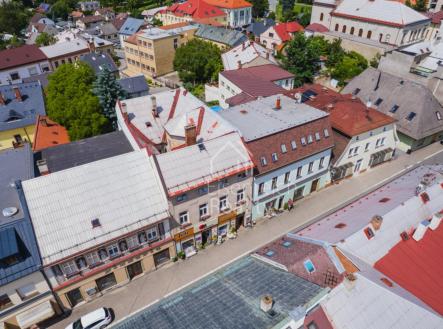 Prodej - nájemní dům, 290 m²