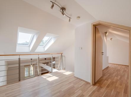 Pronájem bytu, 4+kk, 125 m²