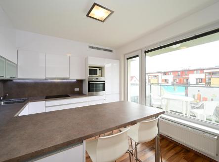 Pronájem bytu, 3+kk, 77 m²