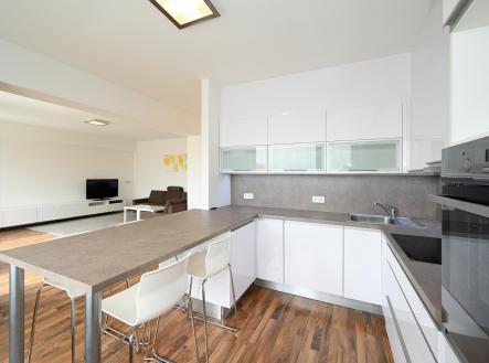 Pronájem bytu, 3+kk, 77 m²