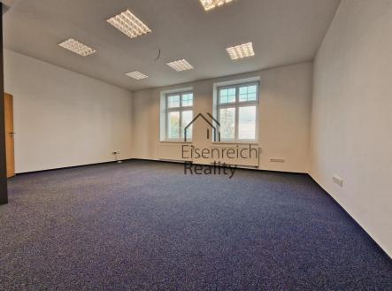 Pronájem kanceláře, 250 m²