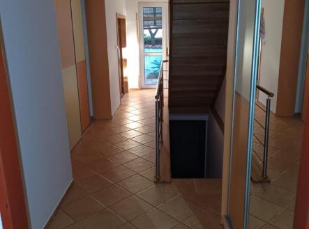 Pronájem domu/vily, 270 m²