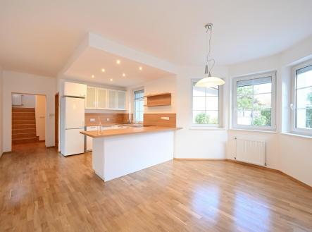 Pronájem domu/vily, 242 m²