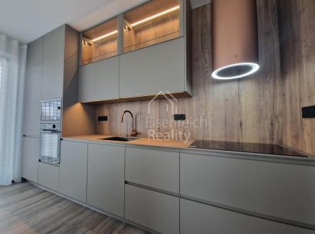 Pronájem bytu, 3+kk, 113 m²