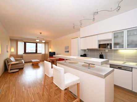 Pronájem bytu, 2+kk, 77 m²