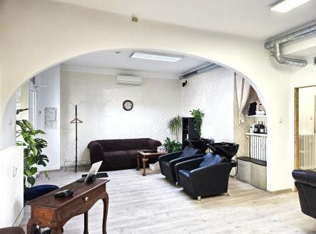 Pronájem obchodní prostory, 74 m²