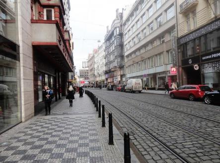 Pronájem obchodní prostory, 180 m²