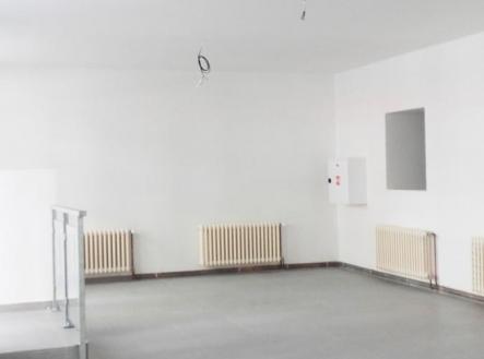 Pronájem obchodní prostory, 180 m²