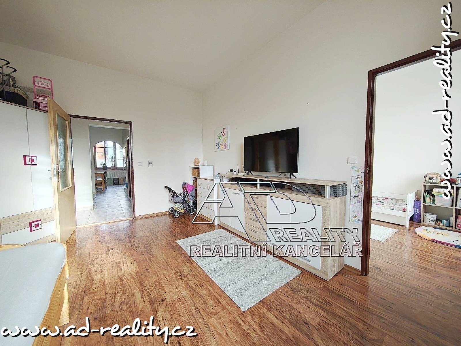 AD-reality, realitní kancelář