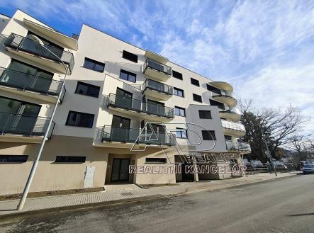 Pronájem bytu, 2+kk, 67 m²