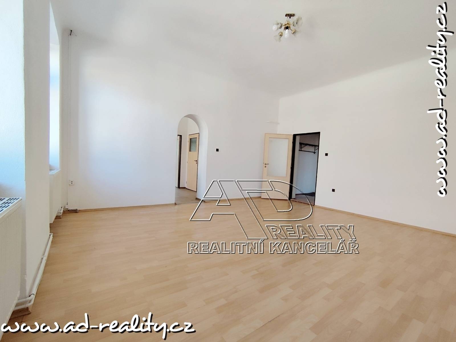 AD-reality, realitní kancelář