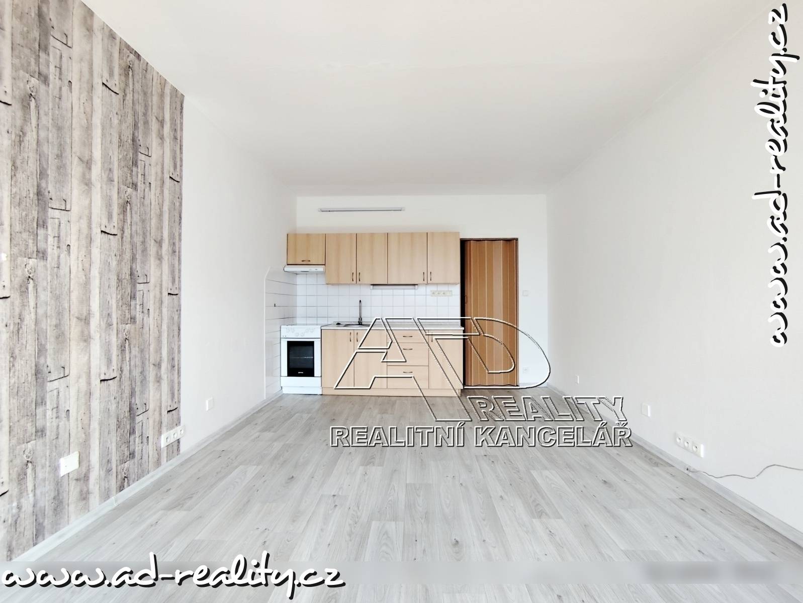 AD-reality, realitní kancelář