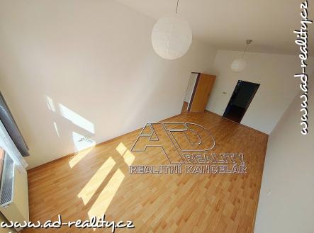 Pronájem bytu, 2+1, 77 m²