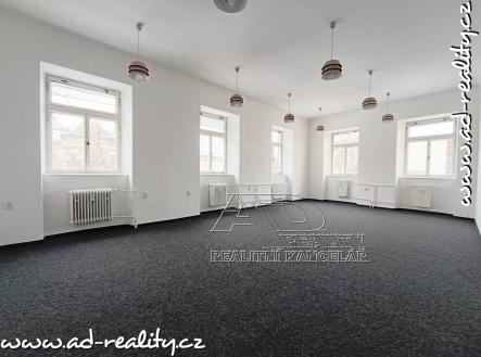 Pronájem kanceláře, 192 m²